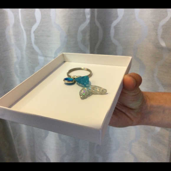Mermaid Key Chain 🧜‍♀️ - Picture 2 of 2